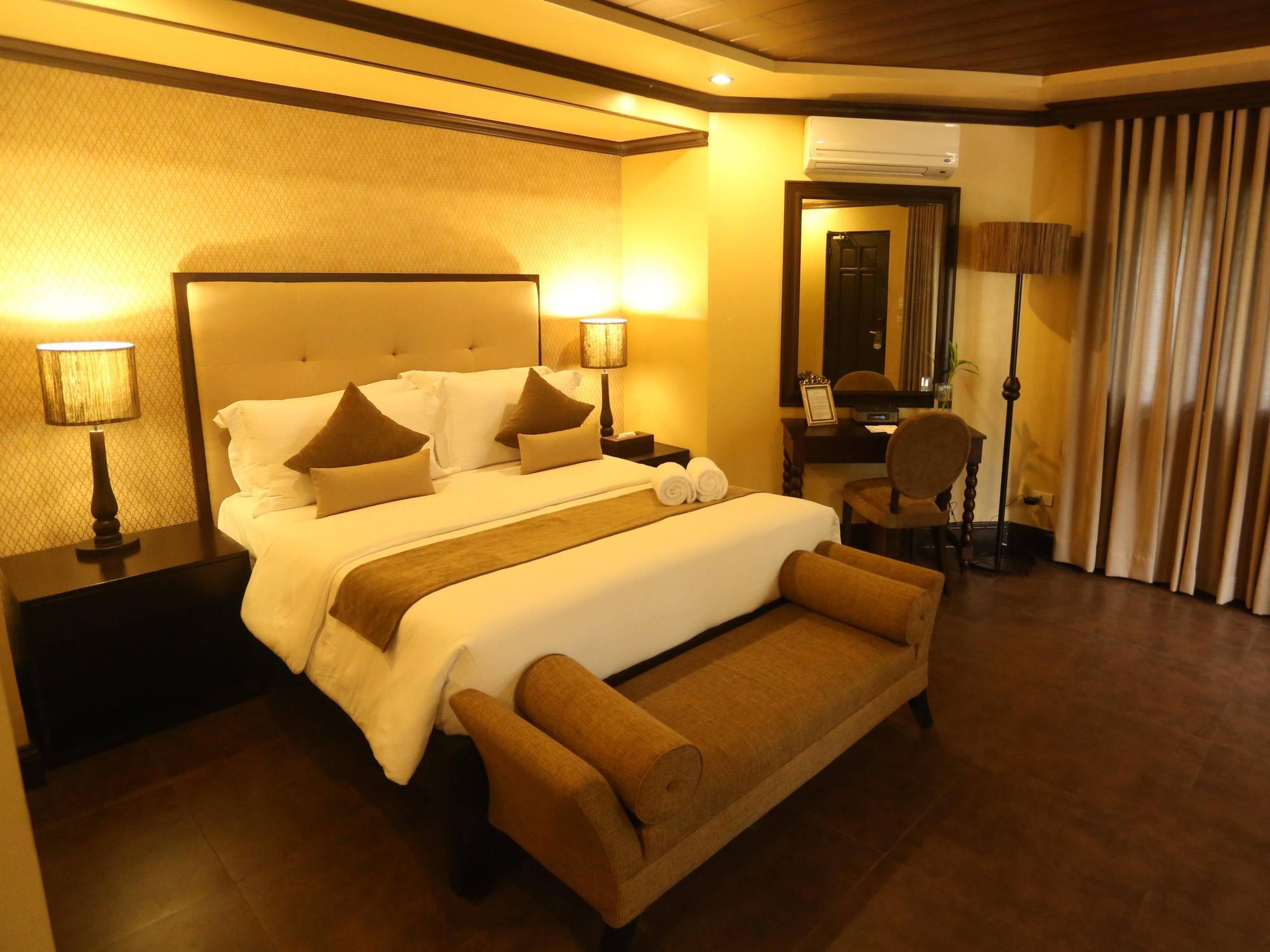 Hillcreek Gardens Tagaytay Hotel Luksuhin Buitenkant foto